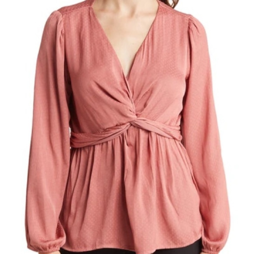 PLEIONE | TWIST FRONT SATIN BLOUSE IN MAUVE
